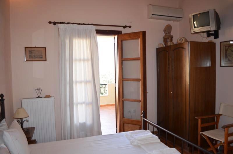Alexandraki Rooms Poúlithra Zimmer foto